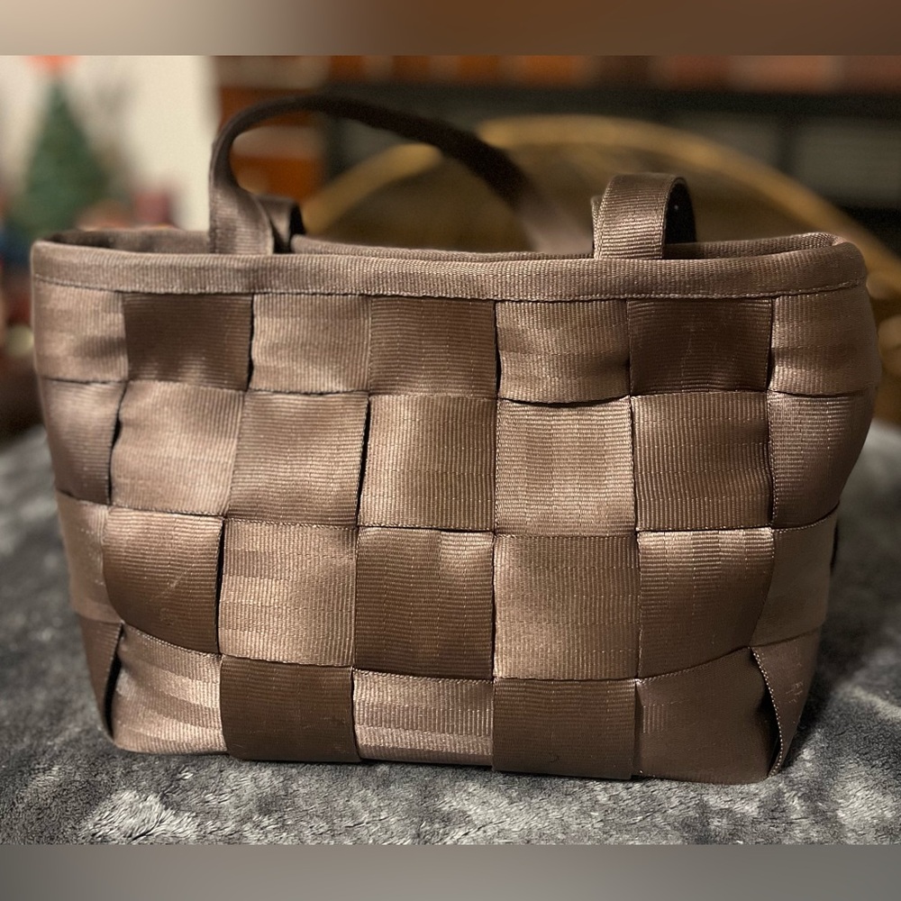 Harvey’s Seatbelt Bag Medium Sized Chocolate Woven Tote - Picture 8 of 15